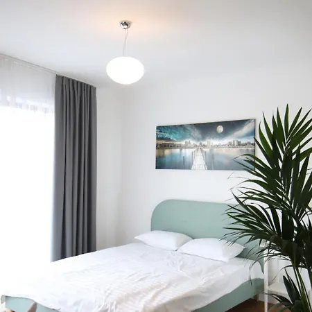 Apartment Garsoniera Caramfil Bucharest